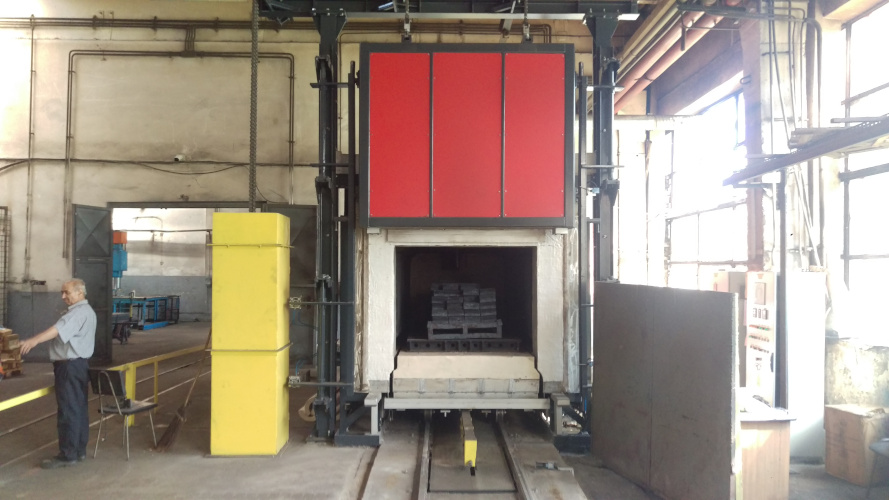 Heat treatment furnace